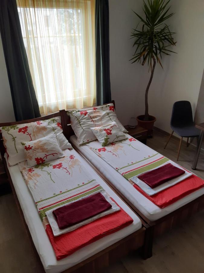 M47 Vendeghaz-Airport Hotel Debrecen Exterior photo