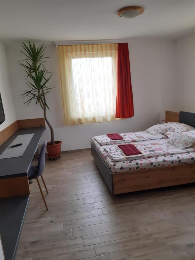 M47 Vendeghaz-Airport Hotel Debrecen Exterior photo